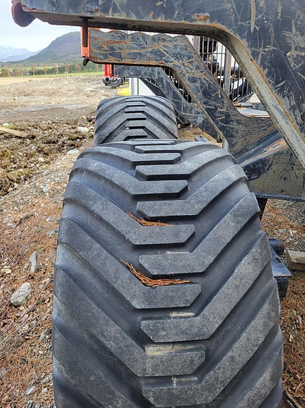BMF 18T1 pro tonns tømmerhenger med 800 HD kran 10 of 13