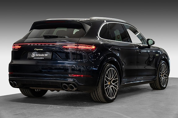 Porsche Cayenne 6 of 30