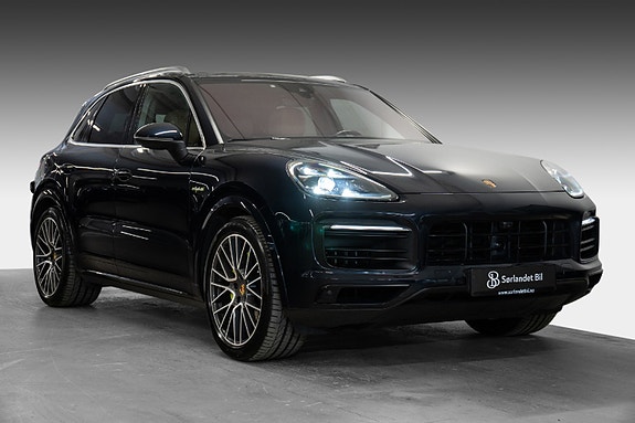 Porsche Cayenne 8 of 30