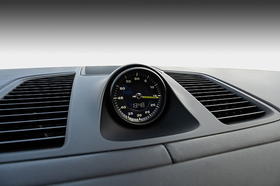 Porsche Cayenne 16 of 30