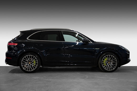 Porsche Cayenne 7 of 30