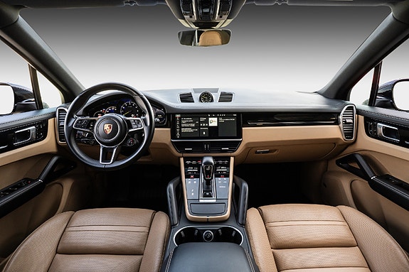 Porsche Cayenne 13 of 30