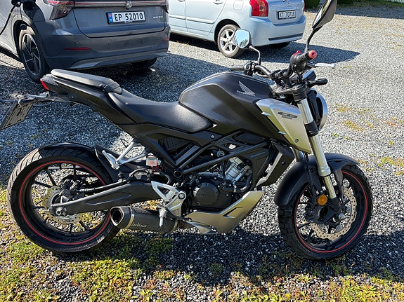 Honda CB 125 R 2 of 7