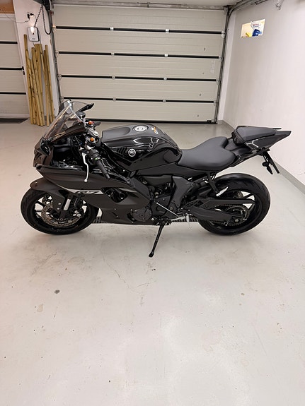 Yamaha R7 7 of 14