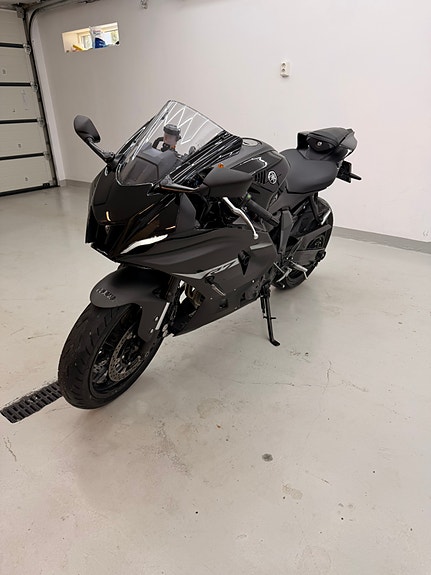 Yamaha R7 5 of 14