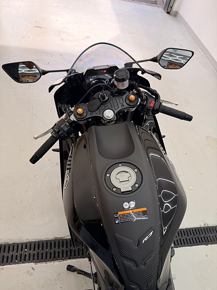 Yamaha R7 11 of 14