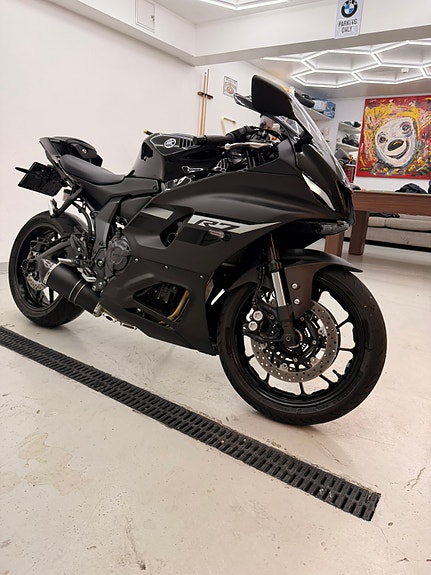 Yamaha R7 3 of 14