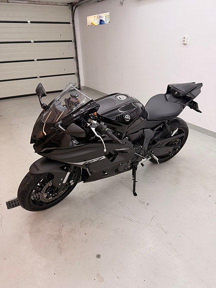 Yamaha R7 6 of 14