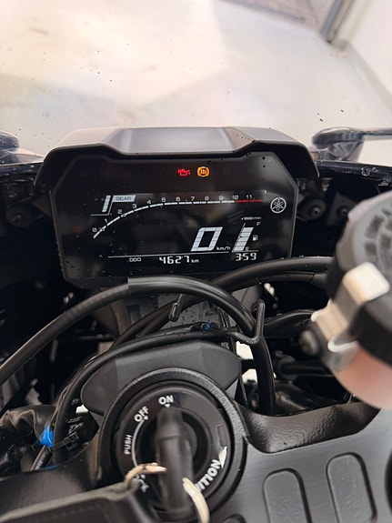 Yamaha R7 12 of 14