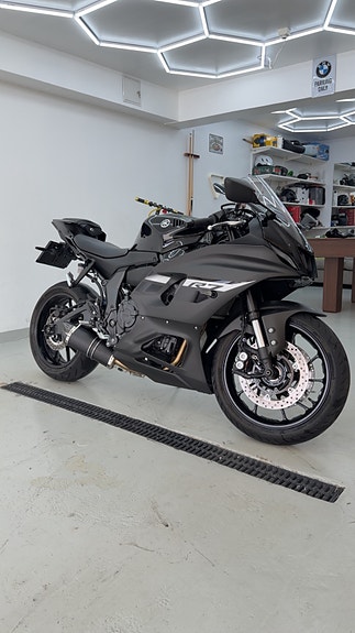 Yamaha R7 4 of 14