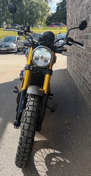 Royal Enfield Bear 650 12 of 13