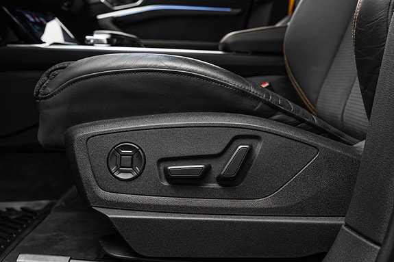 Audi e-tron 28 of 30