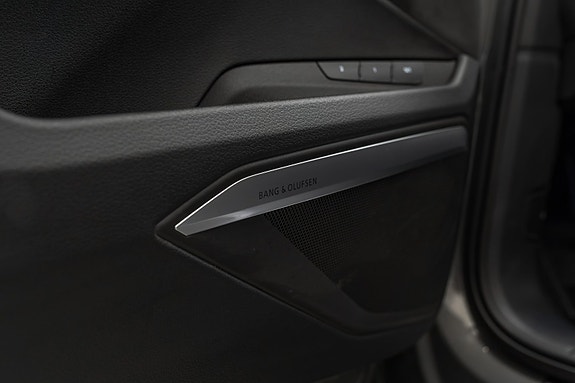 Audi e-tron 27 of 30