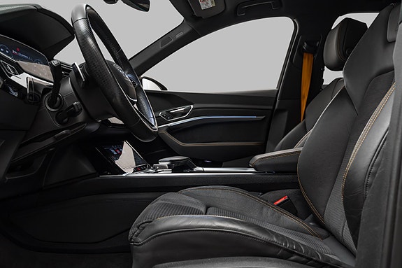 Audi e-tron 29 of 30