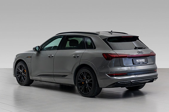 Audi e-tron 7 of 30