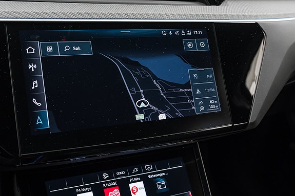 Audi e-tron 14 of 30