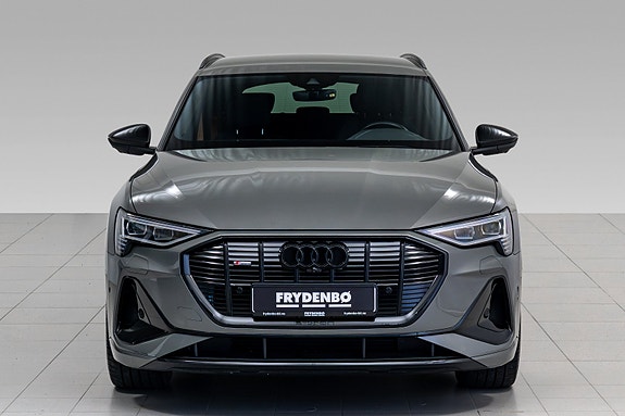 Audi e-tron 3 of 30