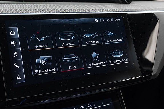 Audi e-tron 12 of 30