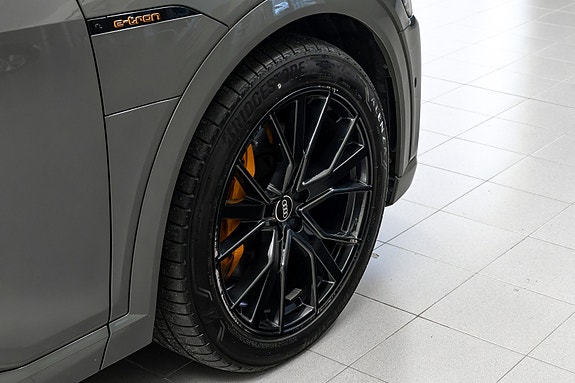 Audi e-tron 6 of 30