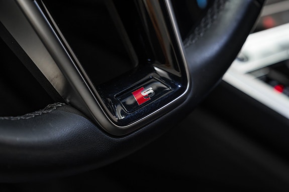 Audi e-tron 23 of 30