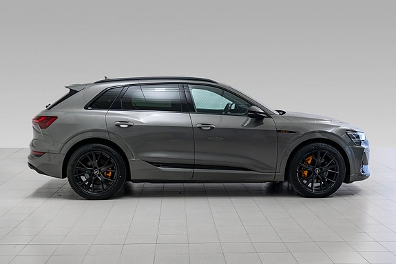 Audi e-tron 5 of 30