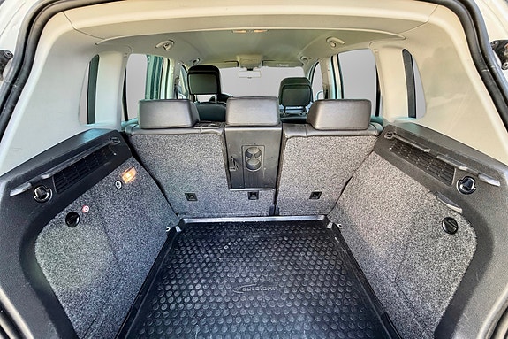 Volkswagen Tiguan 12 of 12