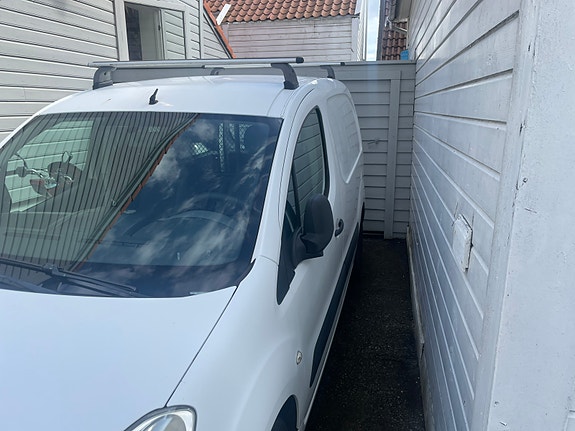 Peugeot Partner 2 of 15
