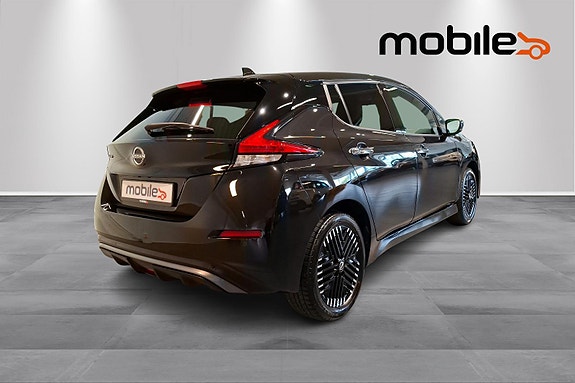 Nissan Leaf 3 of 24