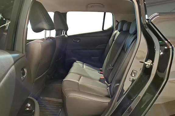 Nissan Leaf 7 of 24