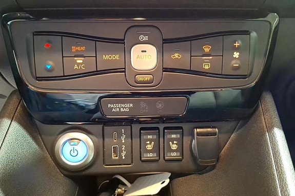 Nissan Leaf 14 of 24