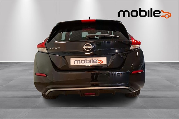 Nissan Leaf 4 of 24