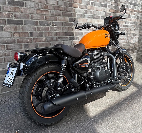 Royal Enfield Meteor 350 2 of 15