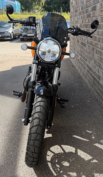 Royal Enfield Meteor 350 11 of 15