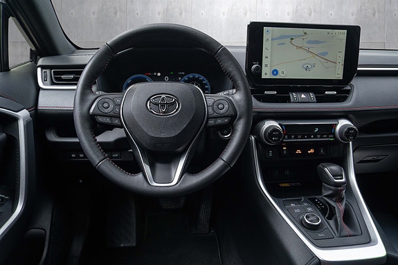 Toyota RAV4 Plug-in Hybrid 11 of 20
