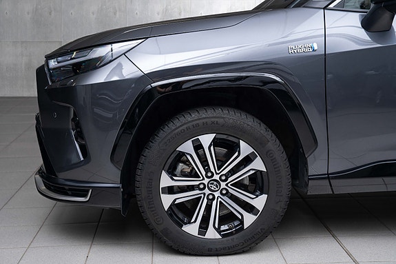 Toyota RAV4 Plug-in Hybrid 19 of 20