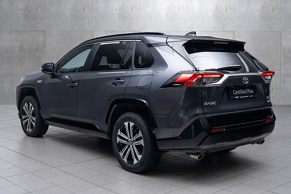 Toyota RAV4 Plug-in Hybrid 3 of 20