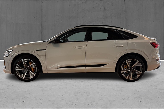 Audi e-tron Sportback 8 of 30