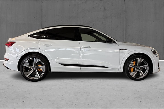 Audi e-tron Sportback 4 of 30