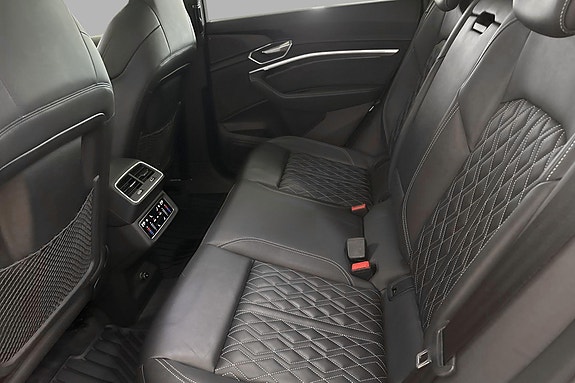 Audi e-tron Sportback 15 of 30