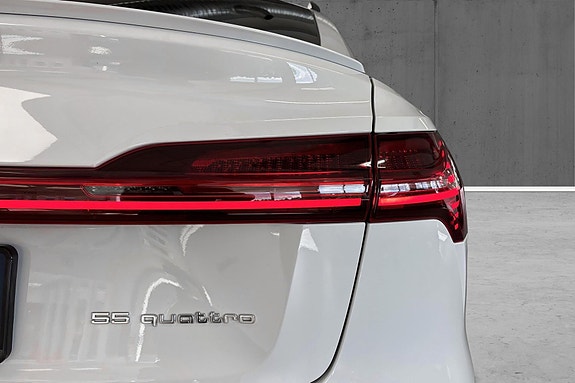 Audi e-tron Sportback 28 of 30