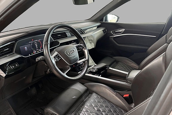 Audi e-tron Sportback 9 of 30