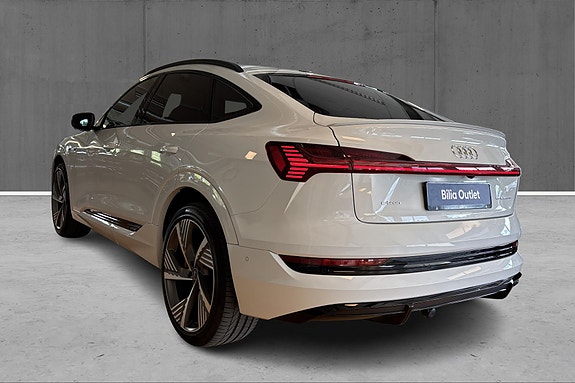 Audi e-tron Sportback 7 of 30