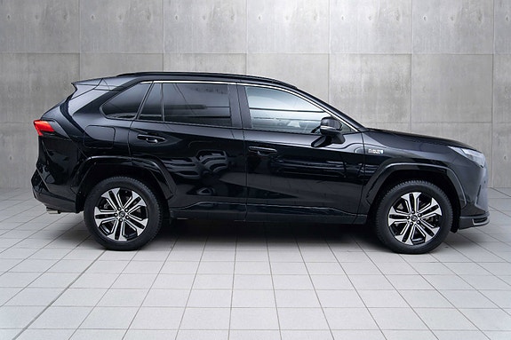 Toyota RAV4 Plug-in Hybrid 6 of 20