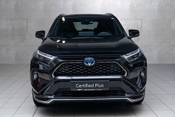 Toyota RAV4 Plug-in Hybrid 8 of 20