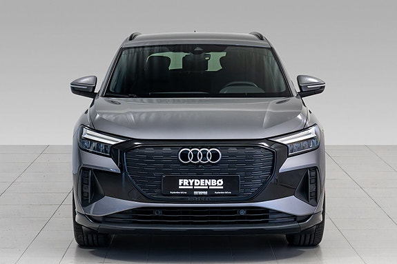 Audi Q4 e-tron 3 of 30