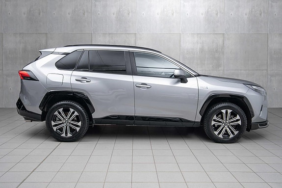 Toyota RAV4 Plug-in Hybrid 6 of 20