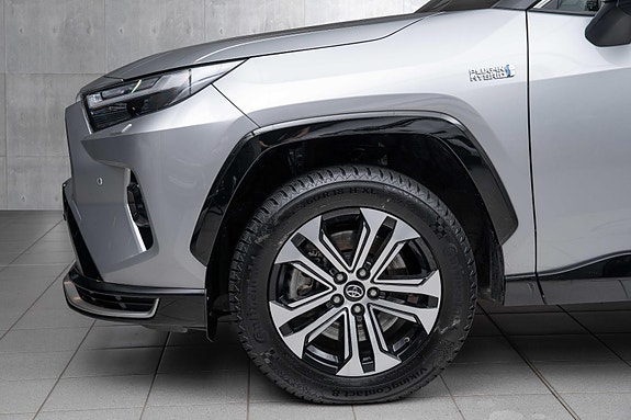 Toyota RAV4 Plug-in Hybrid 19 of 20