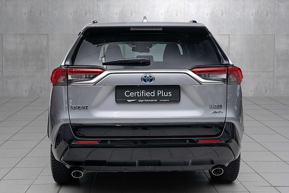 Toyota RAV4 Plug-in Hybrid 4 of 20