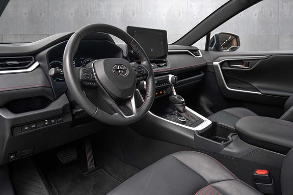 Toyota RAV4 Plug-in Hybrid 10 of 20