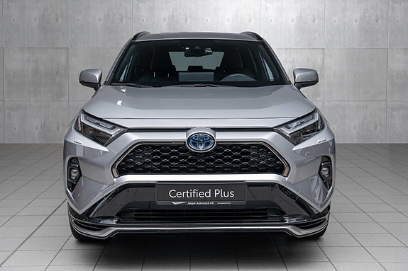 Toyota RAV4 Plug-in Hybrid 8 of 20